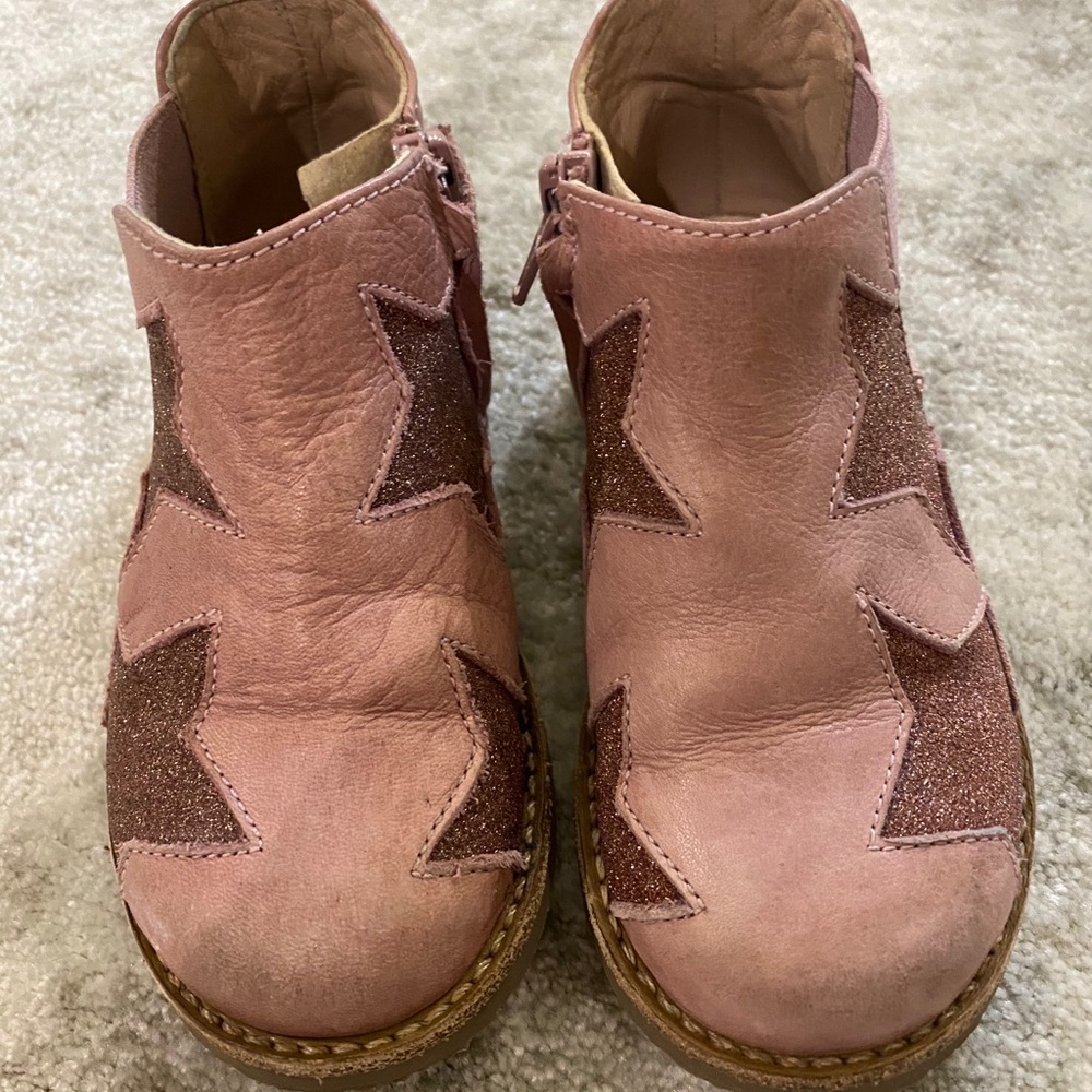 Adorable Manuela de Juan Booties